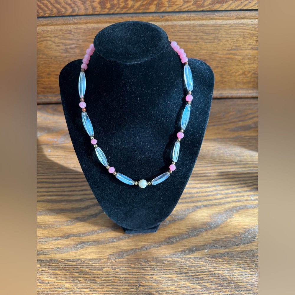 🐚 Vintage Venetian glass, beads, faux pearl necklace.
